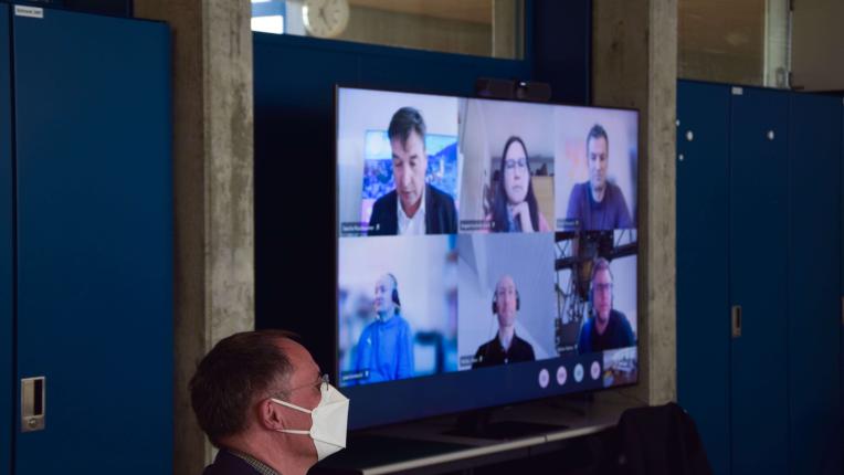Smart-City-Lab_Live_Zuschauer mit Publikum