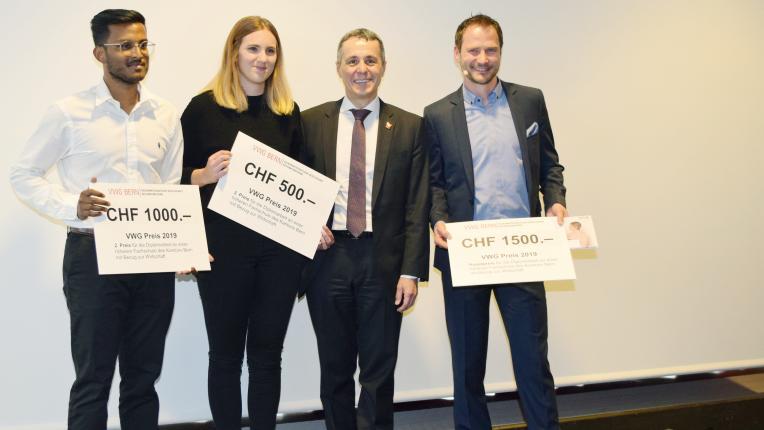 hftm_Preisträger mit Bundesrat Cassis