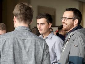 Diplomfeier Techniker HF Biel - Absolventen beim Apéro