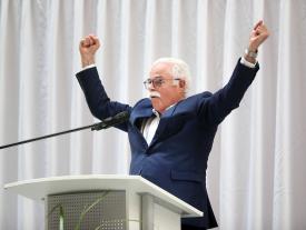 Diplomfeier Grenchen 2022 - Erwin Fischer in Siegerlaune