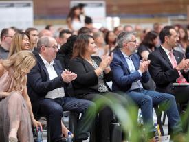 Diplomfeier Grenchen 2022 - Gäste am Klatschen
