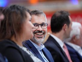 Diplomfeier Grenchen 2022 - Michel Rüfenacht und Kantonsrätin Ritschard Stephanie im Gespräch
