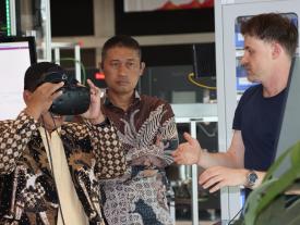 2022 Besuch indonesische Delegation hftm Smart Factory VR