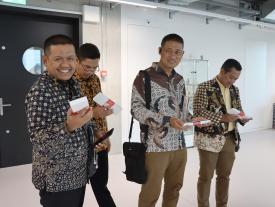 2022 Besuch indonesische Delegation hftm Sekretariat Geschenke