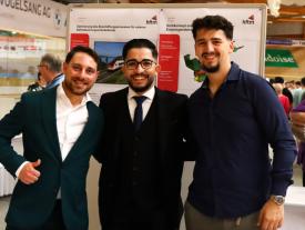 Foto Diplomausstellung Studenten gruppenfoto