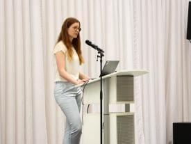 Foto Diplomausstellung  Präsentation
