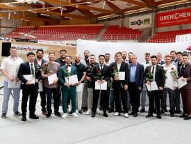 Foto Diplomfeier Gruppenfoto Absolventen